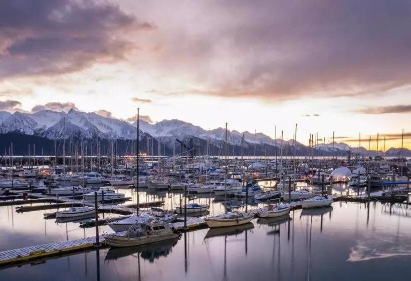Harbor 360 Hotel Seward