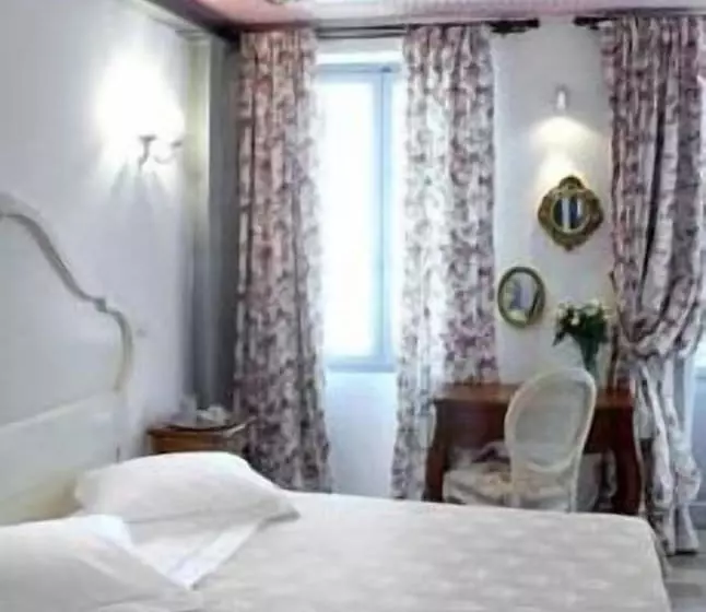 فندق Arhontiko Pepos