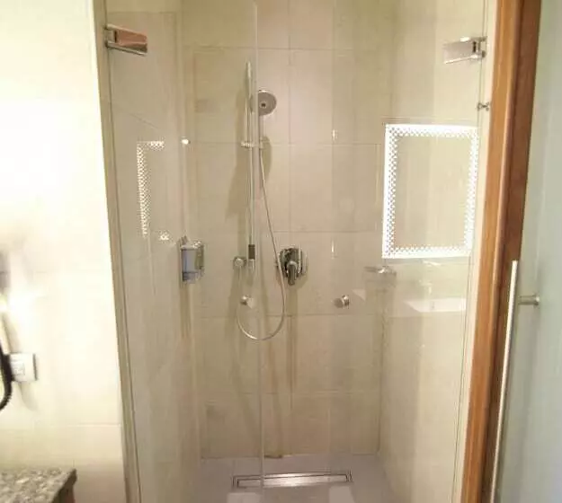 Hotel Hampton By Hilton Bursa