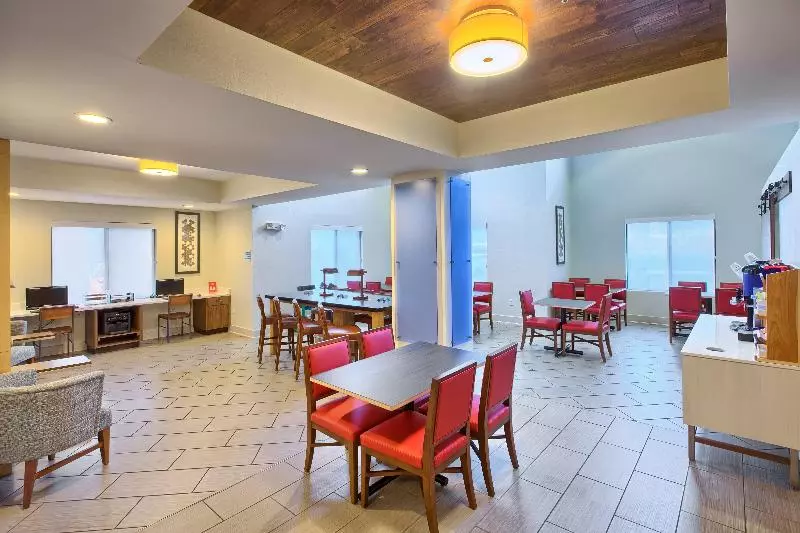 Holiday Inn Express Hotel & Suites Raleigh North Wake Forest, An Ihg