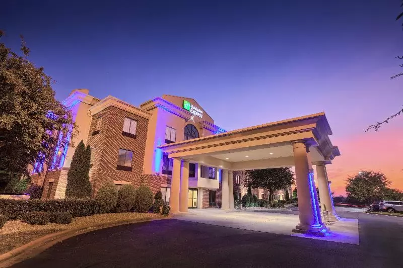 Holiday Inn Express Hotel & Suites Raleigh North Wake Forest, An Ihg