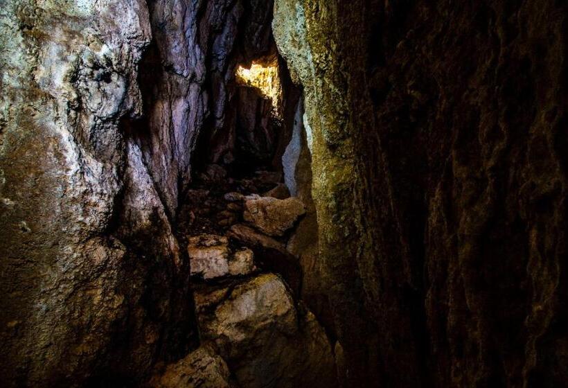 فندق S´hostal D´esporles