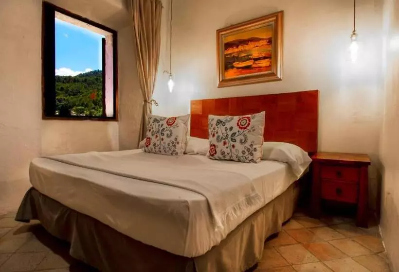 ホテル S´hostal D´esporles