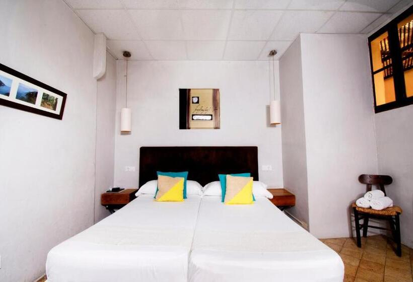 فندق S´hostal D´esporles