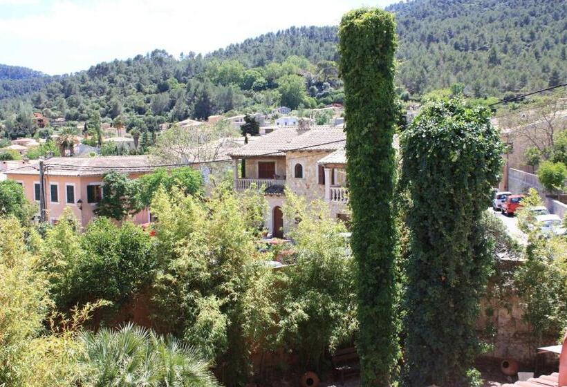 فندق S´hostal D´esporles