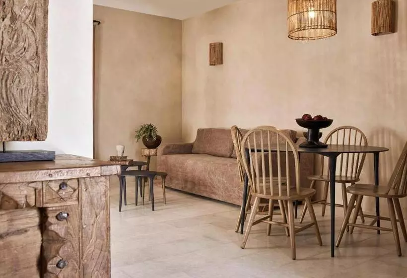 منتجع Naxian Collection