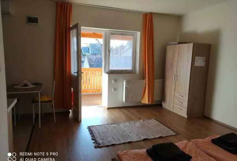 ペンション Montana Ederics Vendégház