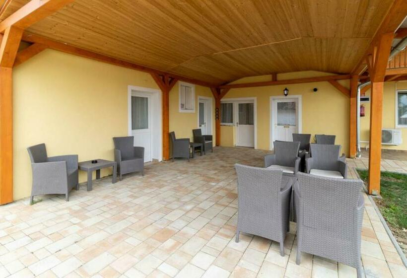 膳宿费 Montana Ederics Vendégház