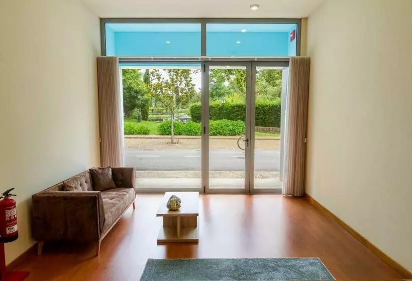 تختخواب و صبحانه Boutique Mouras