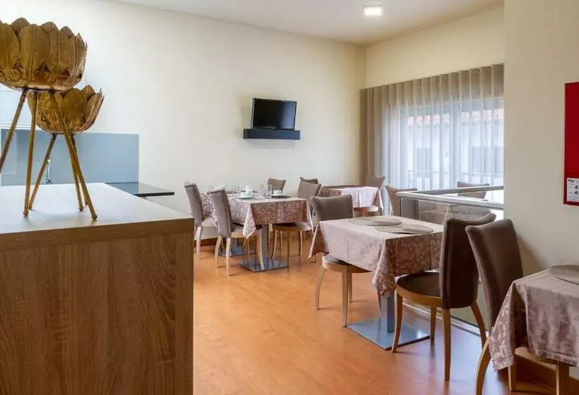 تختخواب و صبحانه Boutique Mouras