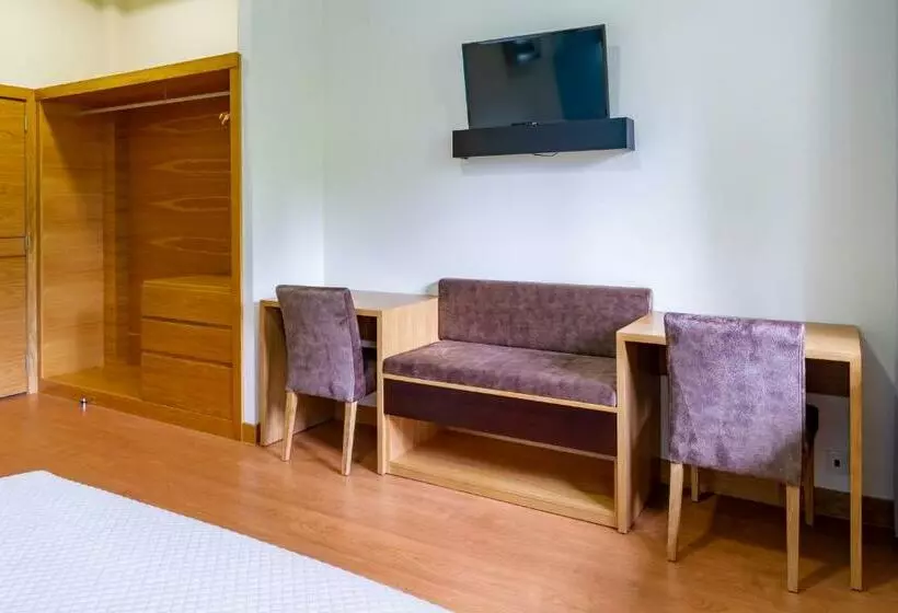 تختخواب و صبحانه Boutique Mouras