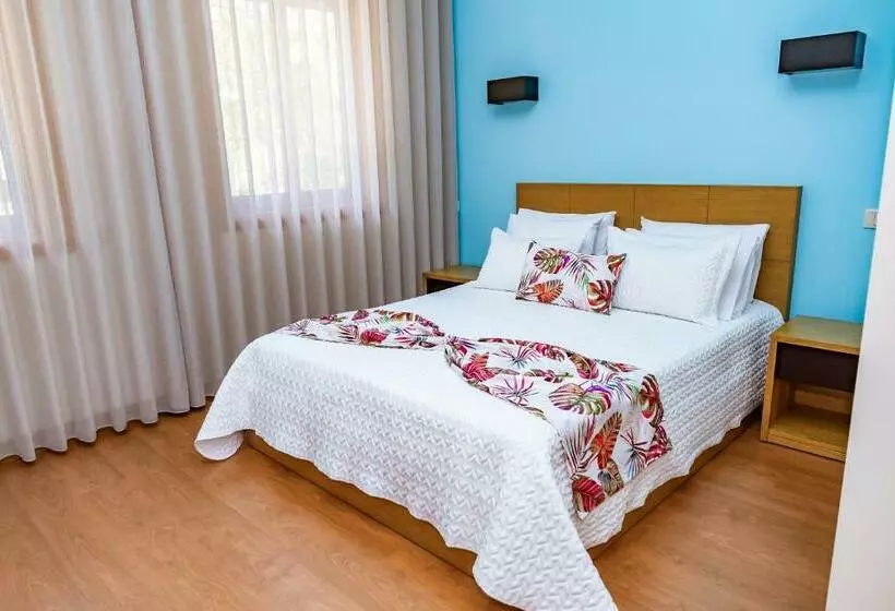 تختخواب و صبحانه Boutique Mouras