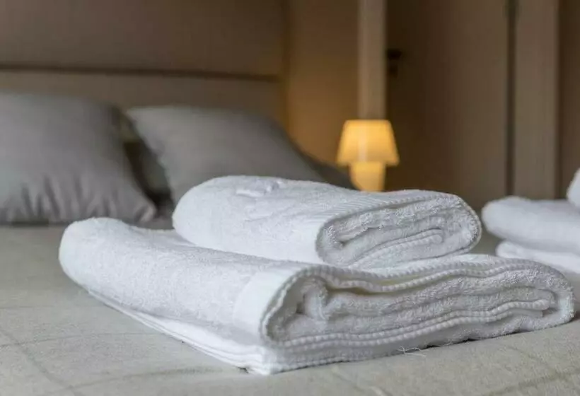 تختخواب و صبحانه Serenata Boutique Rooms