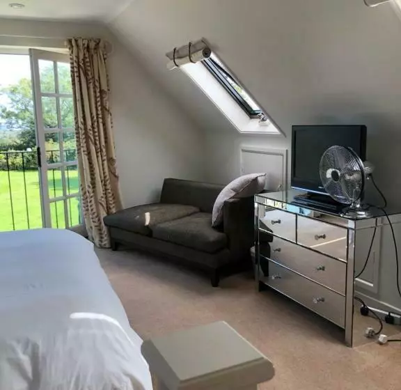 Aamiaismajoitus (B&B) The Old School, Idbury, Ox7 6ru