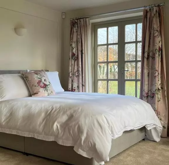 Aamiaismajoitus (B&B) The Old School, Idbury, Ox7 6ru