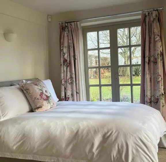 Aamiaismajoitus (B&B) The Old School, Idbury, Ox7 6ru