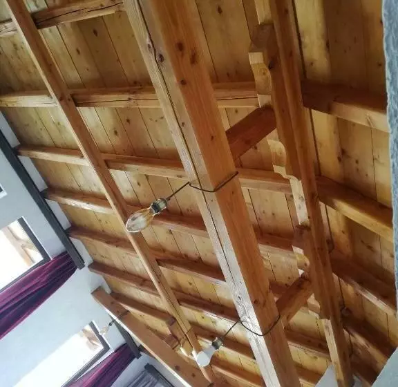 Majatalo Guest House Elena