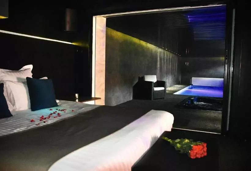 ペンション Suite Avec Piscine Privée