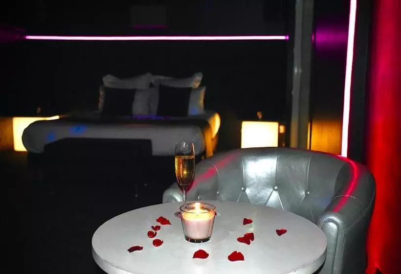ペンション Suite Avec Piscine Privée