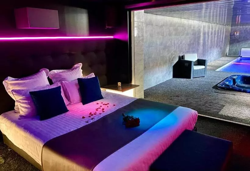 ペンション Suite Avec Piscine Privée