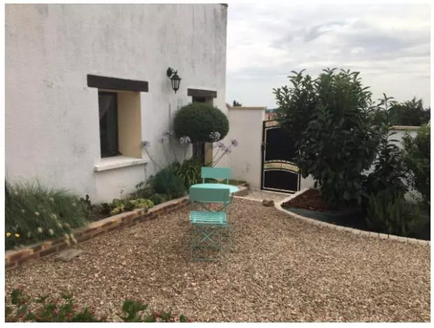Aamiaismajoitus (B&B) Maison Blanche Piscine Et Petit Déjeuner