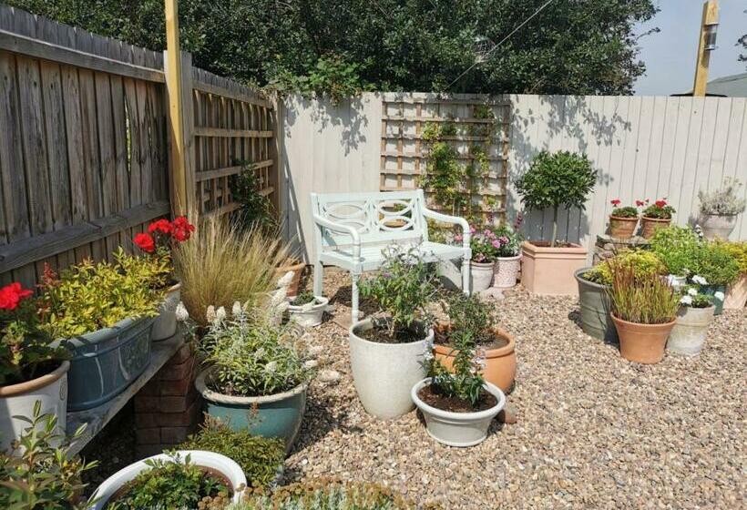 צימר The Garden Room