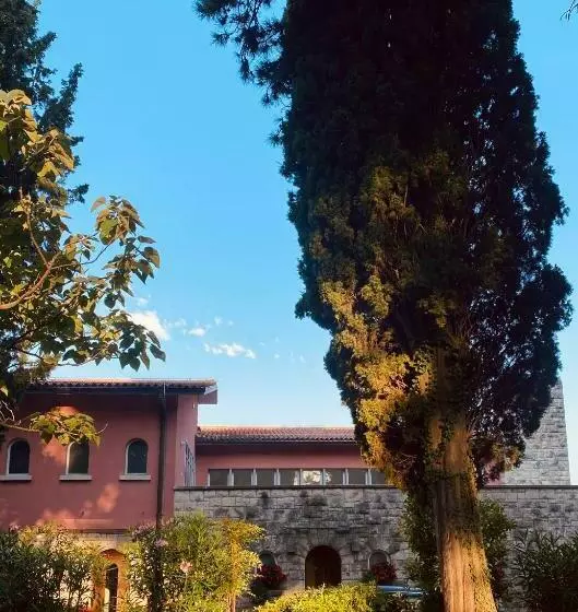 هتل Vila Tartini