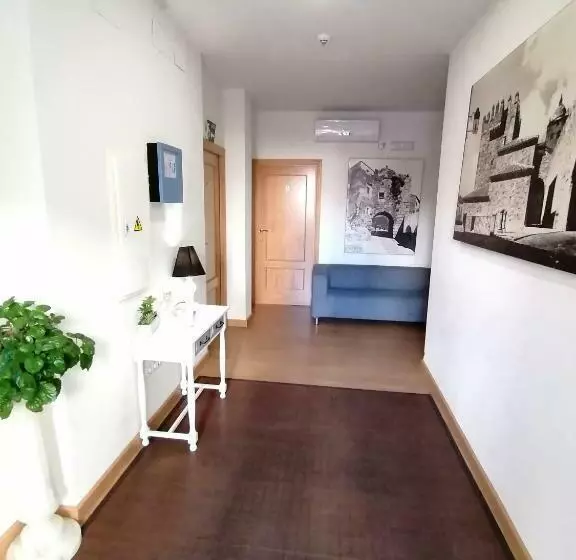 پانسیون Hostal Hernan Cortes