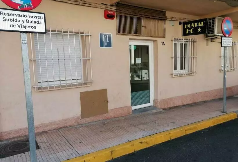 پانسیون Hostal Hernan Cortes