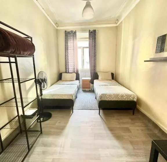 هاستل Sri Indo Guest House