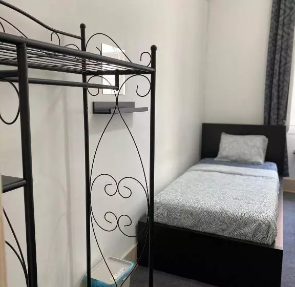 هاستل Sri Indo Guest House