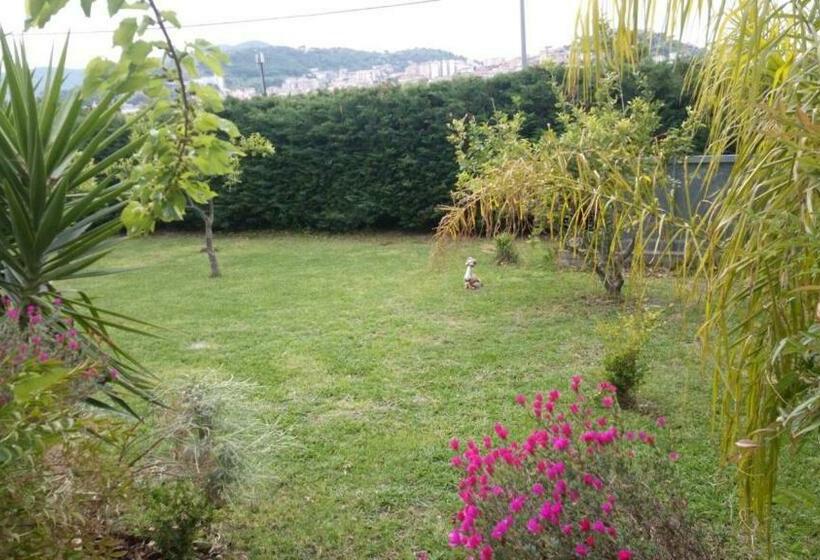 تختخواب و صبحانه Costa Blu