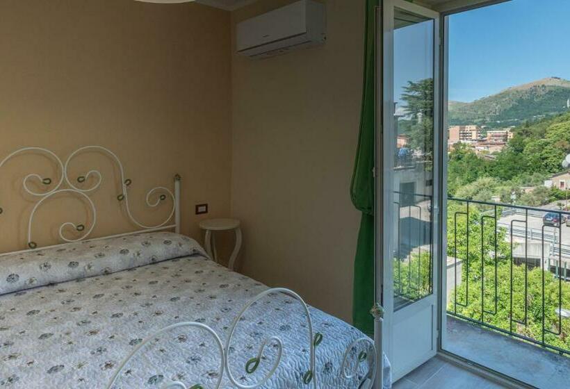 Bed and Breakfast Mandevilla Home