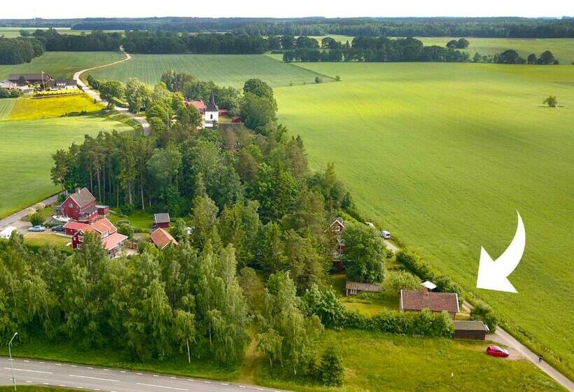 تختخواب و صبحانه The Cozy Little House