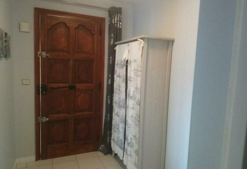 Пансион Logement Dans Une Pinède à Lambesc