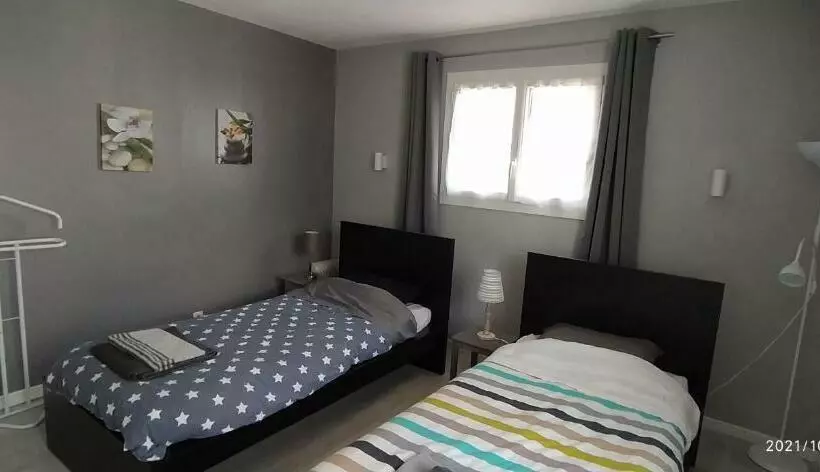 ペンション Logement Dans Une Pinède à Lambesc