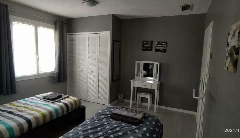 Пансион Logement Dans Une Pinède à Lambesc