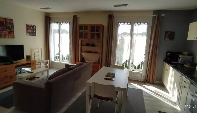 ペンション Logement Dans Une Pinède à Lambesc