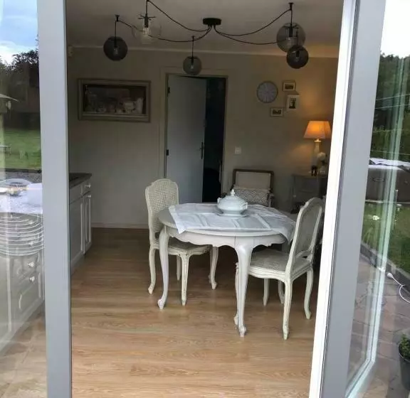 ベッドアンドブレックファースト Au Refuge Du Spéléo