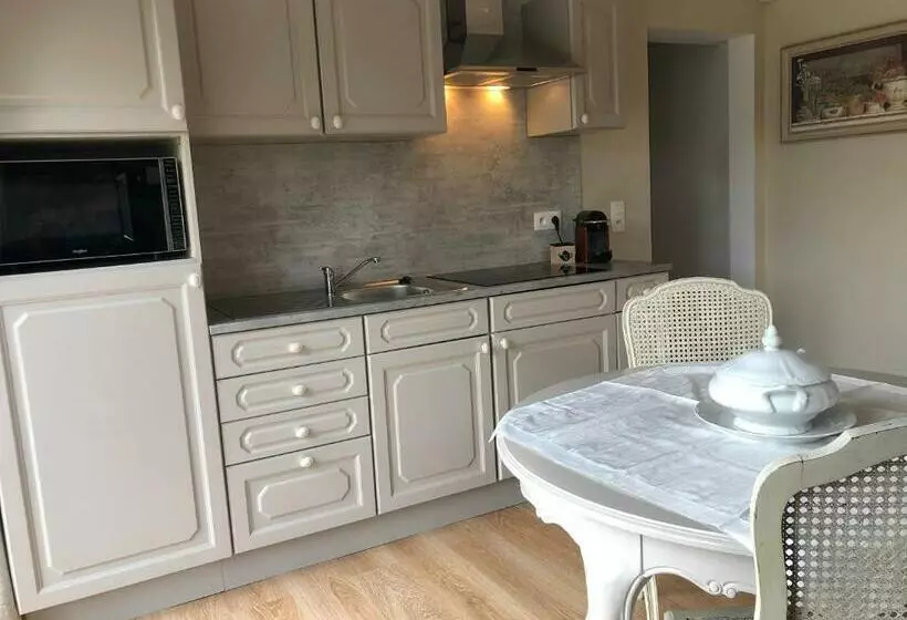 ベッドアンドブレックファースト Au Refuge Du Spéléo