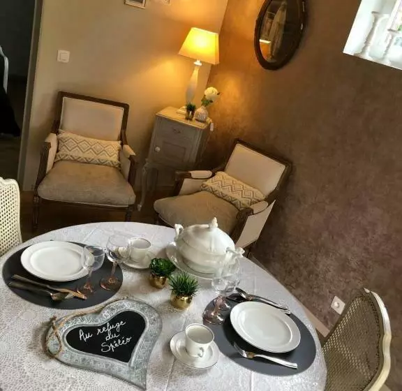 ベッドアンドブレックファースト Au Refuge Du Spéléo