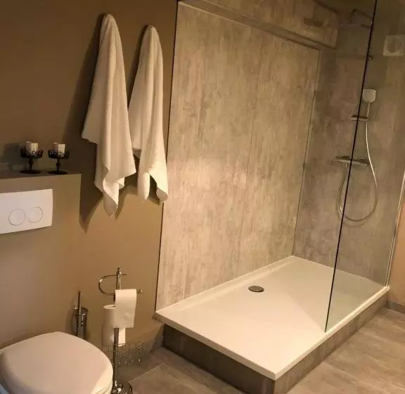 ベッドアンドブレックファースト Au Refuge Du Spéléo