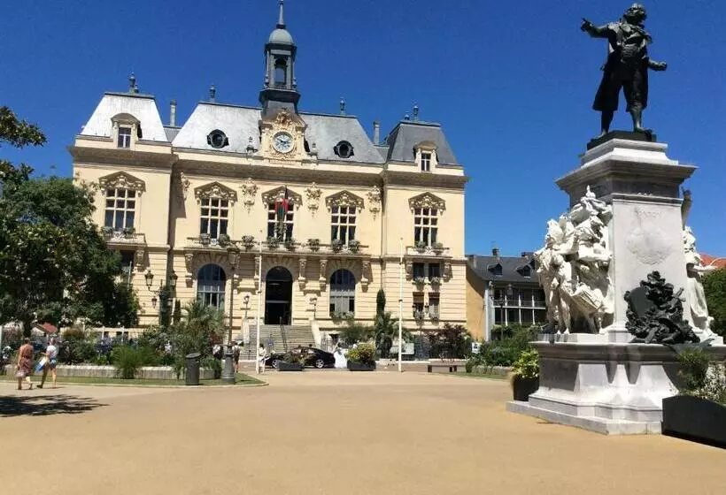 Aamiaismajoitus (B&B) Du Côté De Chez Paule, Chambre Avec Entrée Indépendante Et Salle D Eau Privative
