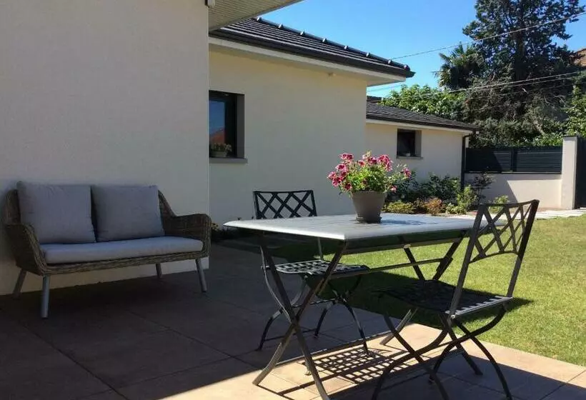 Aamiaismajoitus (B&B) Du Côté De Chez Paule, Chambre Avec Entrée Indépendante Et Salle D Eau Privative