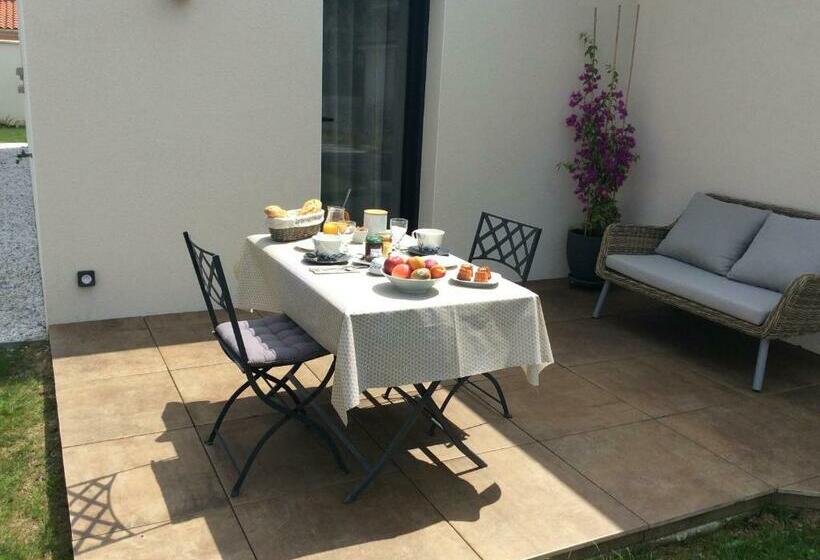 צימר Du Côté De Chez Paule, Chambre Avec Entrée Indépendante Et Salle D Eau Privative