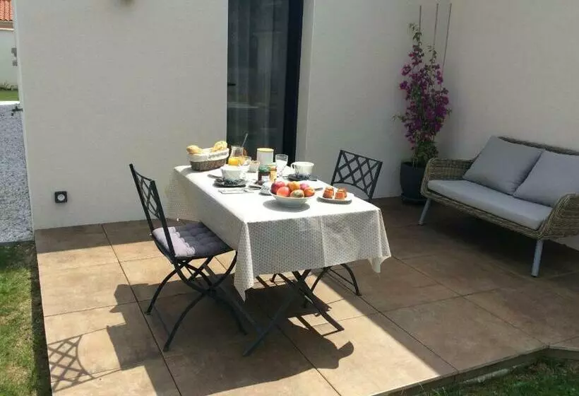 Aamiaismajoitus (B&B) Du Côté De Chez Paule, Chambre Avec Entrée Indépendante Et Salle D Eau Privative