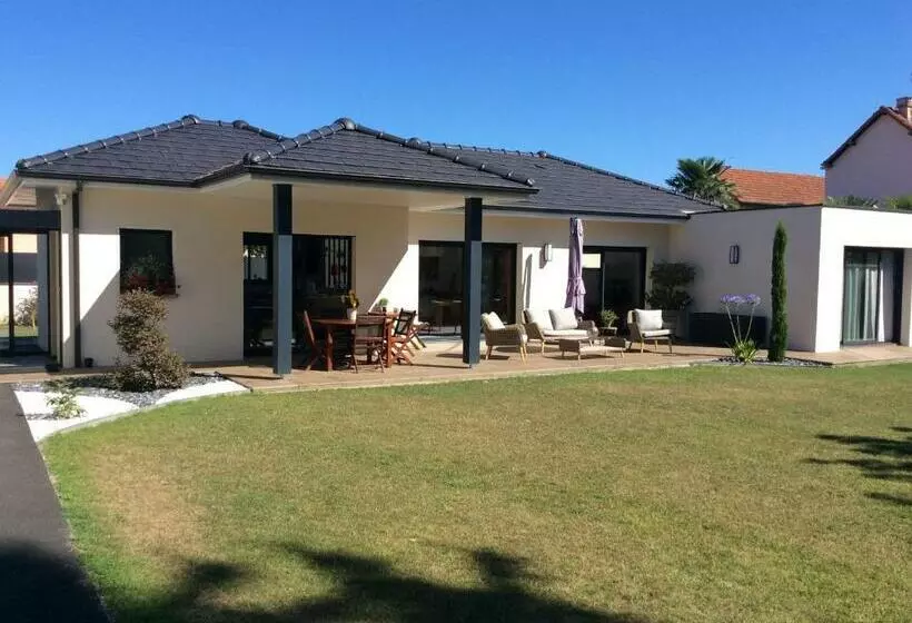 Aamiaismajoitus (B&B) Du Côté De Chez Paule, Chambre Avec Entrée Indépendante Et Salle D Eau Privative