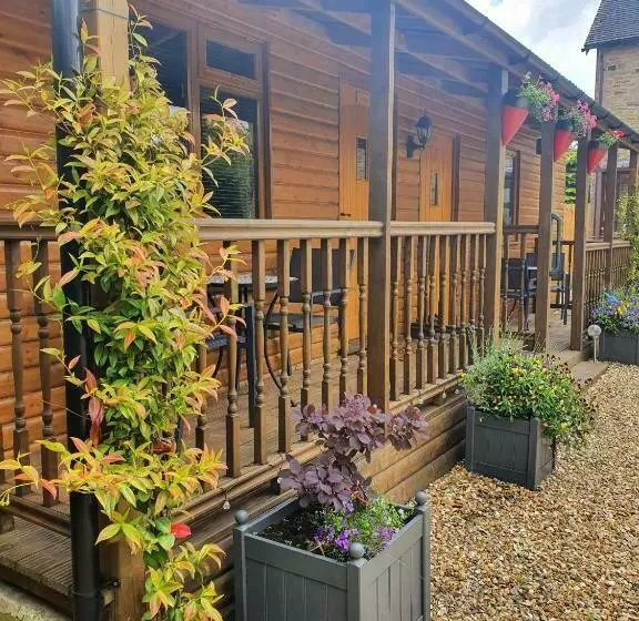 تختخواب و صبحانه Lyonshall Lodge