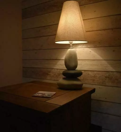 تختخواب و صبحانه Lyonshall Lodge