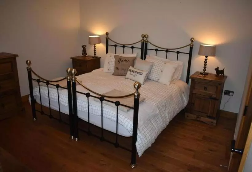 تختخواب و صبحانه Lyonshall Lodge